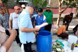 DTPHPKP Magetan beri pelatihan pembuatan pupuk organik ke petani