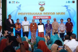 Khitanan massal HUT ke-499 Jakarta pecahkan rekor MURI