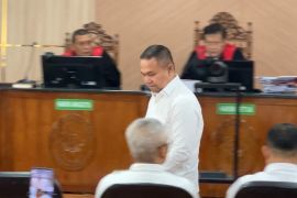Gubernur Riau nonaktif Abdul Wahid dituntut 8,5 tahun penjara