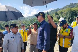 Pemkab Agam serahkan proposal penanganan jalan-jembatan ke Menteri PU