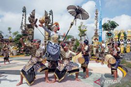 Balaganjur performance during Hindu holy day in Bali