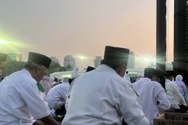 Hadiri zikir kebangsaan, warga berdoa untuk pendidikan Indonesia