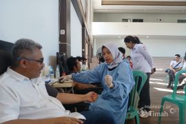 HUT Ke-50, PT Timah bantu PMI Bangka Barat jaga stok darah