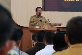 Bupati Tangerang ingatkan kades harus transparan kelola keuangan