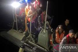 Indonesian Navy deploys warships, aircraft in ferry fire rescue