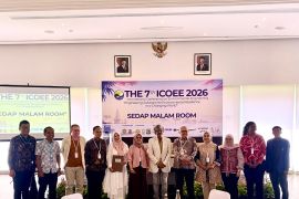 Guru Besar UNAND presentasikan hasil riset inovasi tepung dadih probiotik pada ICOEE 2026