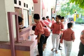Baznas Mataram ubah pola pendistribusian bantuan siswa miskin agar tepat sasaran