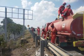 Manggala Agni lanjutkan pemadaman karhutla di tiga lokasi Sumsel