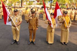Pemkot Madiun bagikan 3.000 bendera Merah Putih dalam rangka HUT RI