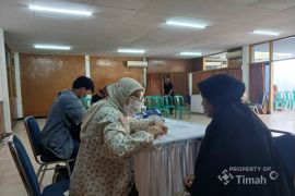 Ratusan warga Mentok rasakan layanan kesehatan gratis HUT Ke-50 PT Timah
