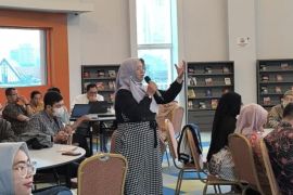 Pustakawan UMS ikuti studi banding ke Malaysia, presentasikan inovasi program IMAM di University Malaya