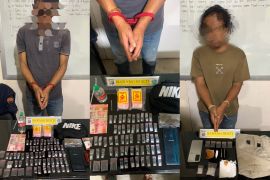 Polres Agam tangkap tiga pengedar beserta 61 paket sabu-sabu-ganja