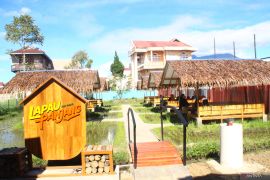 Rumah Makan Lapau Panjang Bukittinggi, hadirkan konsep "Makan Bajamba"