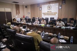 Komisi III bersama Dinas ESDM bahas APBD-P Kalsel 2026