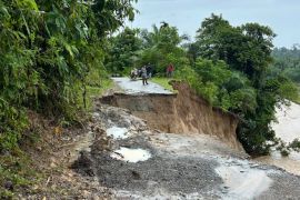 Pemkab Padang Pariaman prioritaskan penanganan empat titik longsor untuk buka akses warga