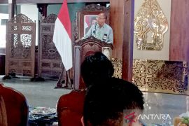 Bupati Banyumas ajak perempuan pelaku UMKM kuasai pemasaran digital