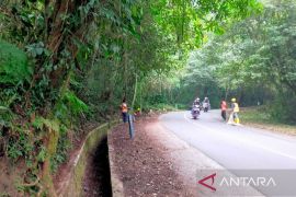 Pemprov NTB benahi drainase jalur wisata Suela menuju Sembalun