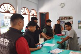 Imigrasi Parepare gelar operasi pengawasan keimigrasian terhadap WNA di Wajo