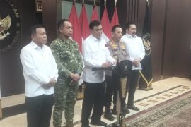 Menko sebut pemilik akun medsos penyebar hoaks soal demo bisa dipidana