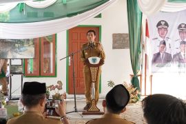 Bupati Batang Hari hadiri program bedah rumah