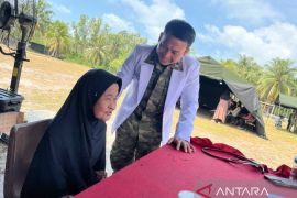 TNI gelar bakti sosial dan kesehatan di Lingga