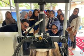 Kisah inspiratif Suhartini: Berdayakan perempuan desa lewat inovasi olahan pinang