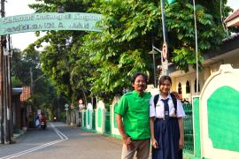 Gojek salurkan 35.000 paket sekolah bagi anak mitra di 100 kota