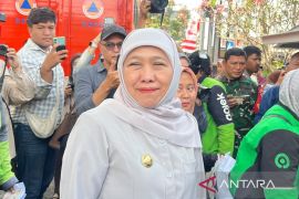 Gubernur Khofifah upayakan helikopter "water bombing" beroperasi di Bromo besok