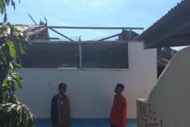 Pusdalops catat 61 rumah rusak akibat cuaca ekstrem landa Deliserdang