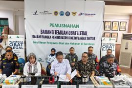 Balai Besar POM Surabaya musnahkan 97.676 obat ilegal