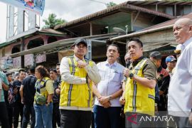 Gubernur prioritaskan pembangunan jalan puluhan tahun dinanti di Nias