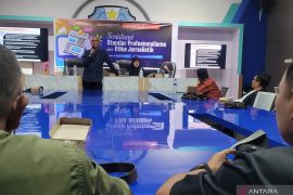 Dinas Kominfosan dan PWI Situbondo tingkatkan kompetensi wartawan