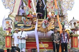 Ngaben massal Balinuraga perkuat pelestarian budaya dan pariwisata di Lamsel