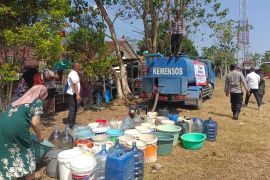 Tagana Tasikmalaya salurkan 84 ribu liter air untuk membantu daerah yang alami kekeringan