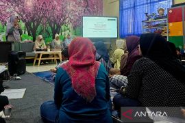 Natuna edukasi orang tua tentang pola asuh di era digital