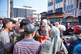 Sambut HUT ke-81 RI, Pemkot Bandarlampung bagikan 10 ribu bendera Merah Putih