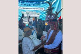 Bapanas dan Bulog salurkan bantuan pangan kepada 37.338 warga Alor-NTT