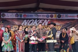 Kemenkum Papua beri tiga sertifikat perlindungan produk UMKM di Jayawijaya