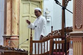 Guru Mansyah ingatkan kaum Muslim jaga shalat jangan sia-sia