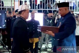 Bupati Bogor jemput bendera pusaka tahun 1948 dari pendopo bersejarah di Desa Malasari