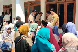 Imigrasi DIY membagikan 200 paket sembako sambut HUT Ke-81 RI