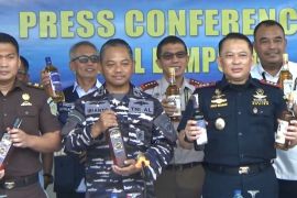 TNI AL Lampung gagalkan penyelundupan 1.437 liter miras ilegal