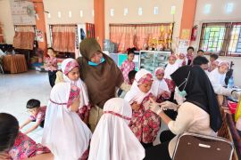 Dinkes Mataram menggelar program vaksinasi HPV untuk siswa SD