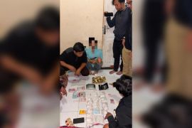 Polda Sultra sita 1,8 Kg sabu dan 79 butir ekstasi dari pengedar di Kendari