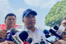 Pasukan upacara HUT Ke-81 Kemerdekaan RI awali latihan di Istana