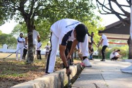 Maknai HUT ke-81 RI, Kanwil Ditjenpas Kalteng bersihkan TMP Sanaman Lampang