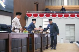 DPRD Banten paripurna dengar pendapat gubernur atas empat Raperda