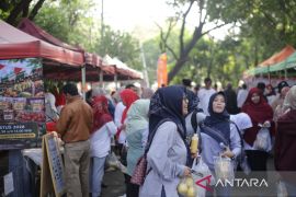 Distan Cirebon membuka akses pasar untuk produk olahan KWT