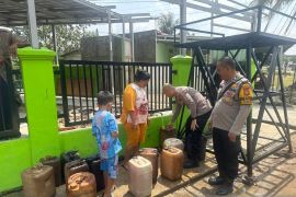 Polda Sumsel bangun sumur bor bantu 250 KK di Palembang