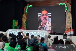  Perpres transportasi digital beri manfaat ekonomi ojol